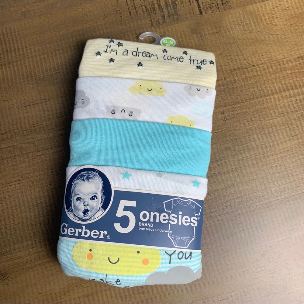 Gerber Short Sleeve Onesies (Pack of 5)